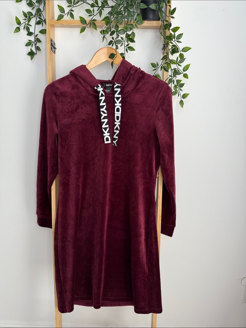 DKNY Velour Hooded Lounger Athleisure Y2K Style with Logo Drawstrings size M